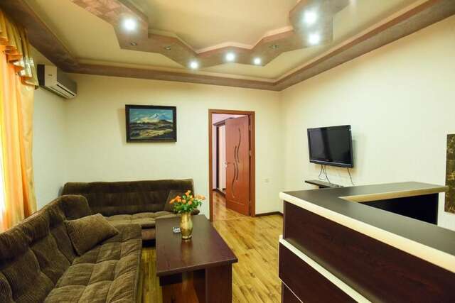 Отель Golden Eagle Ереван-37